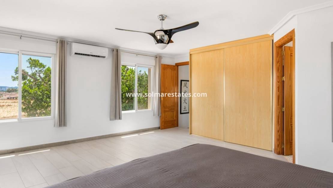 4 sypialnia Willa na sprzedaż w Catral z basenem - 565 000 € (Ref: 9170716)