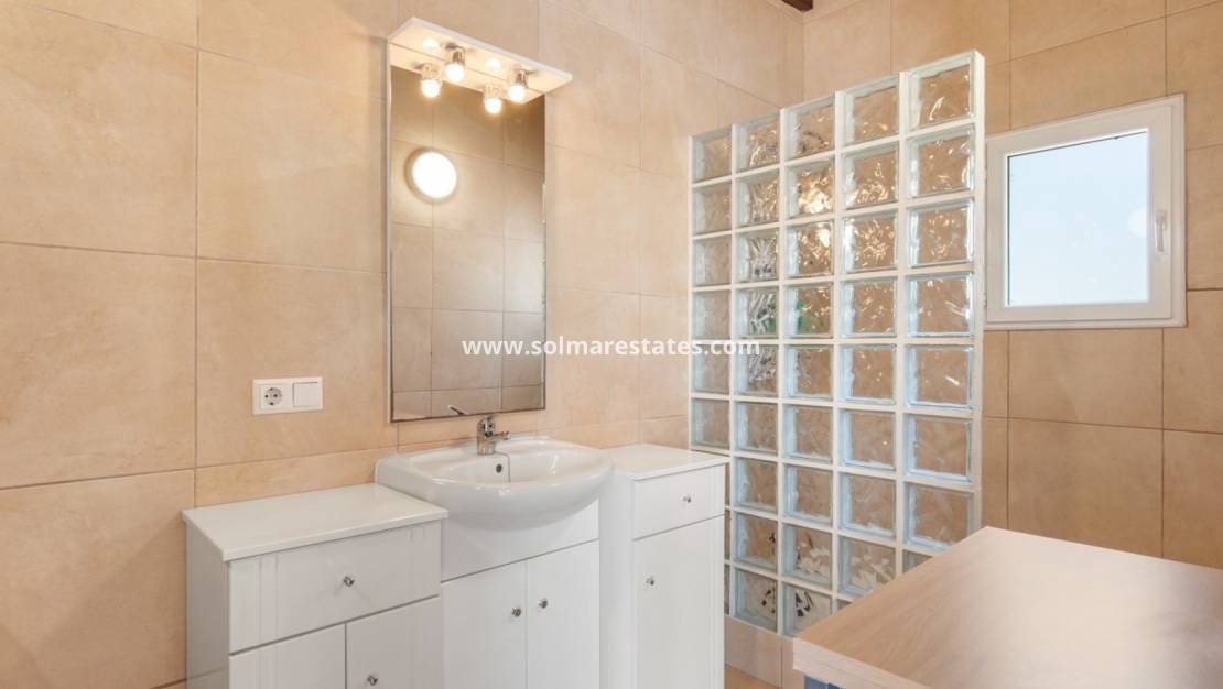 4 sypialnia Willa na sprzedaż w Catral z basenem - 565 000 € (Ref: 9170716)