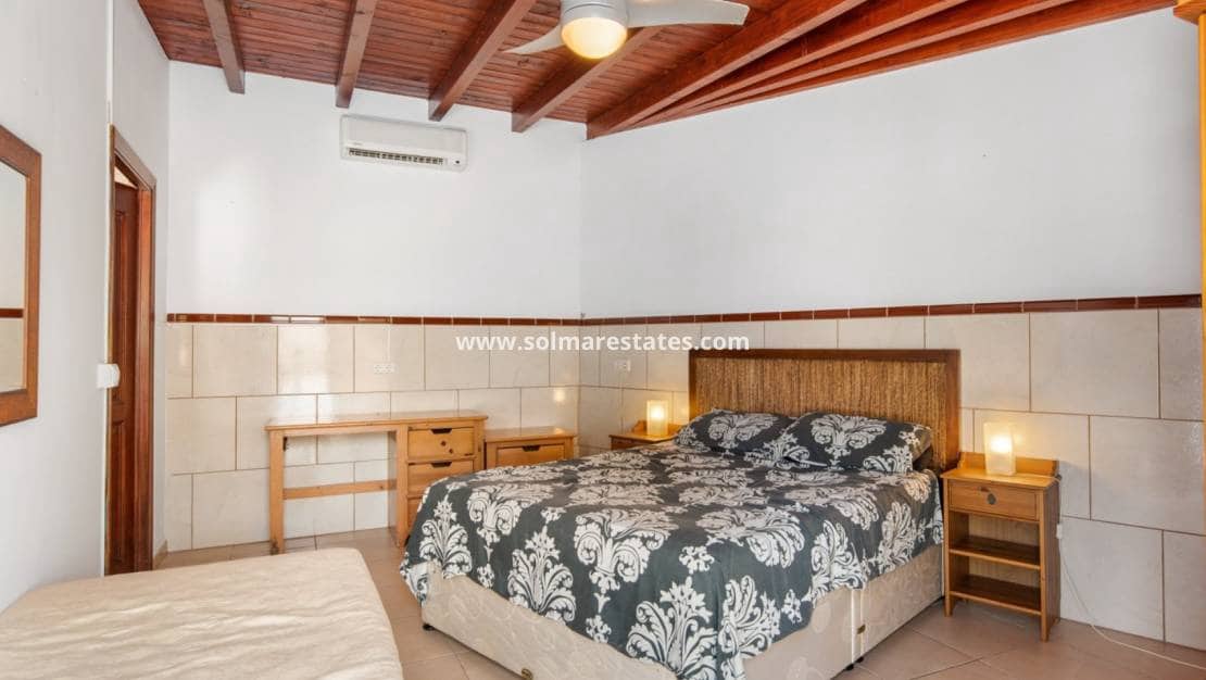 4 sypialnia Willa na sprzedaż w Catral z basenem - 565 000 € (Ref: 9170716)