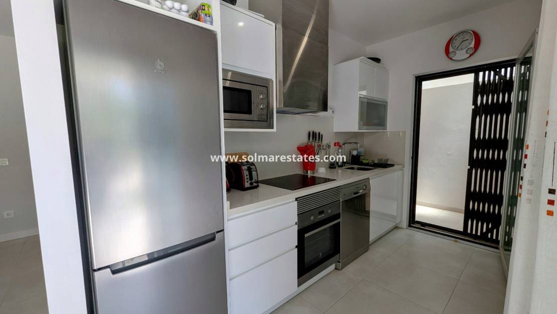 3 slaapkamer Appartement te koop in Villamartin met zwembad - € 284.500 (Ref: 9172313)