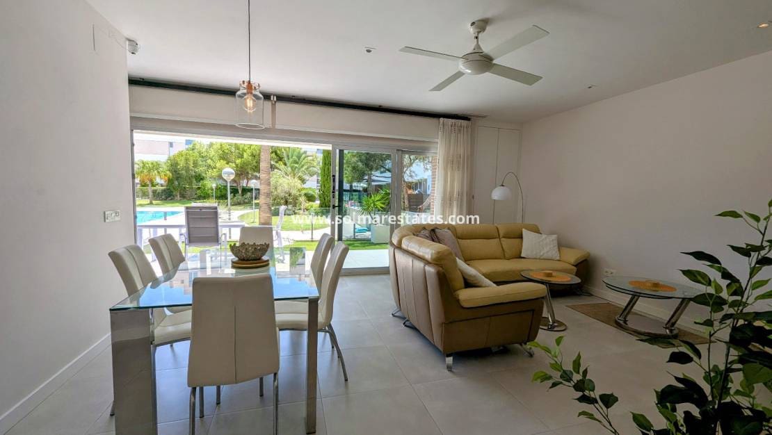 3 slaapkamer Appartement te koop in Villamartin met zwembad - € 284.500 (Ref: 9172313)