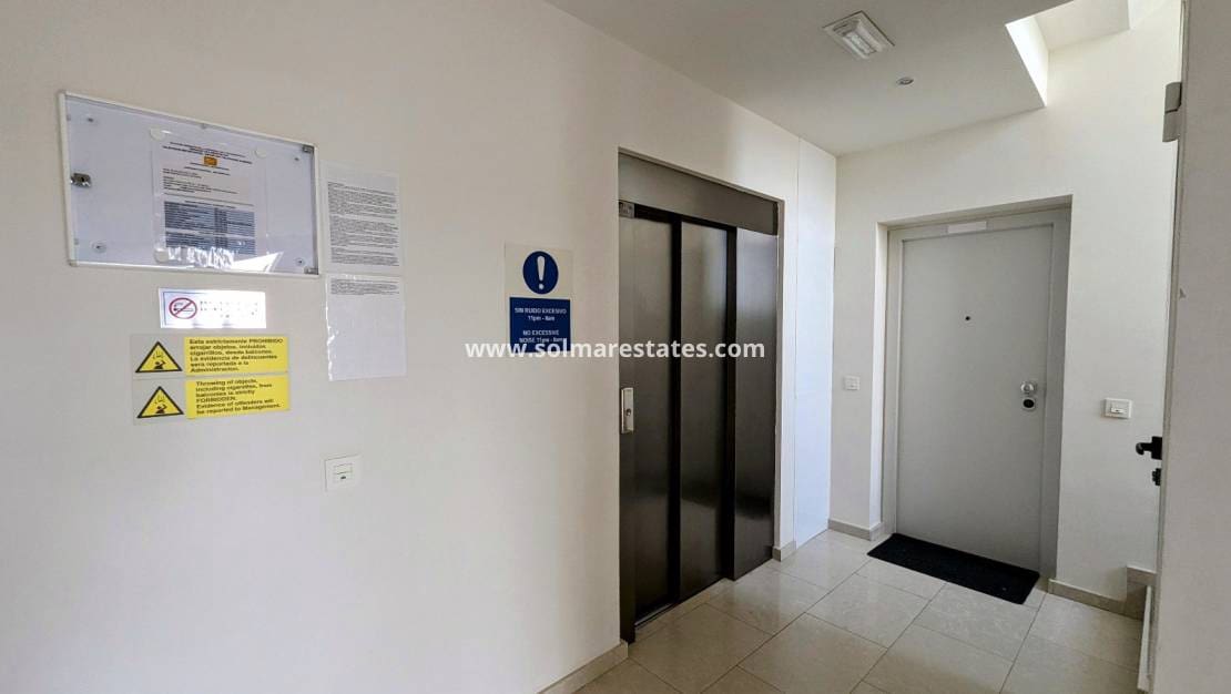 3 slaapkamer Appartement te koop in Villamartin met zwembad - € 284.500 (Ref: 9172313)