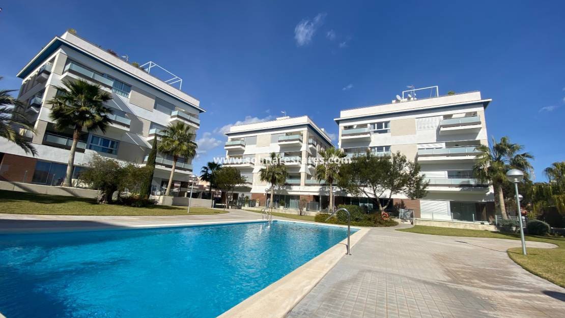 3 slaapkamer Appartement te koop in Villamartin met zwembad - € 284.500 (Ref: 9172313)