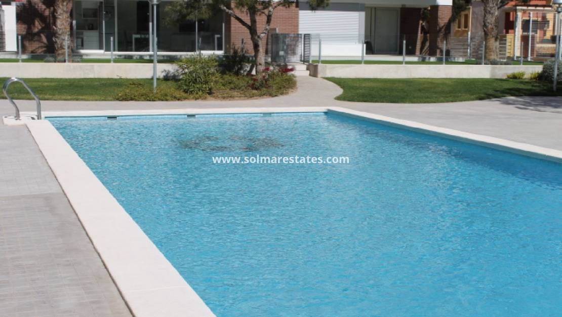 3 slaapkamer Appartement te koop in Villamartin met zwembad - € 284.500 (Ref: 9172313)