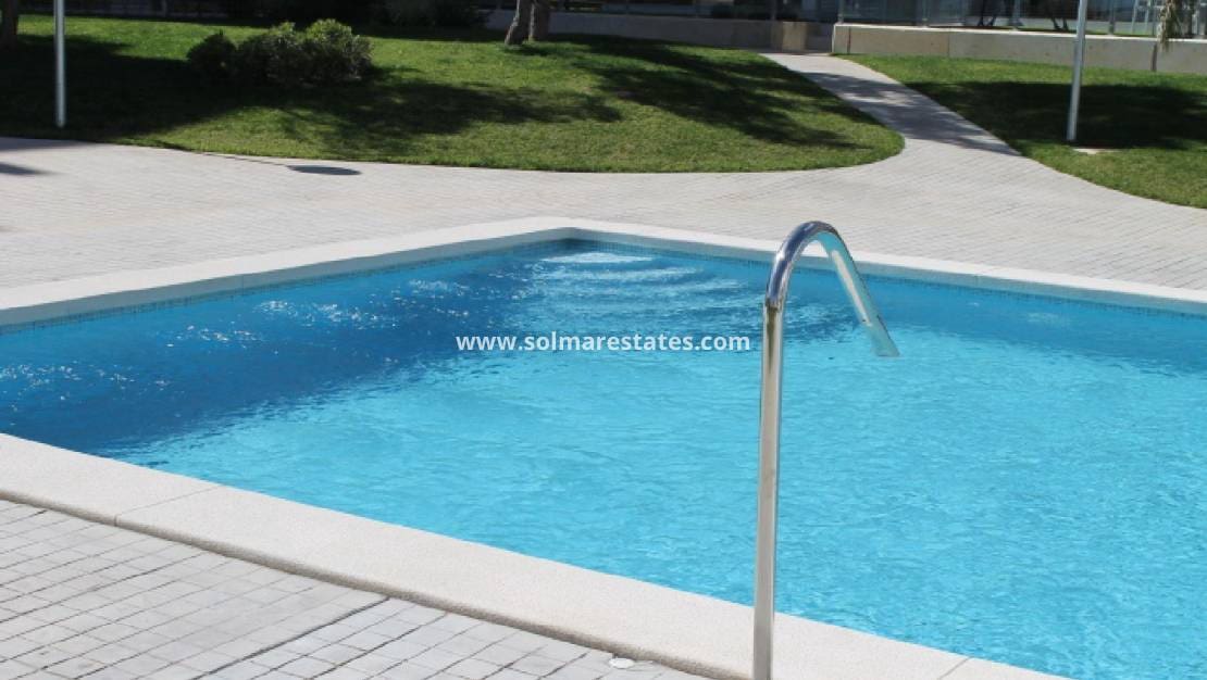 3 slaapkamer Appartement te koop in Villamartin met zwembad - € 284.500 (Ref: 9172313)