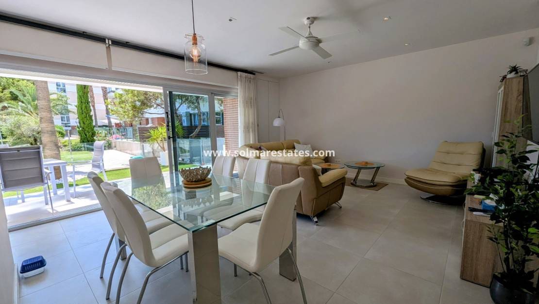 3 slaapkamer Appartement te koop in Villamartin met zwembad - € 284.500 (Ref: 9172313)