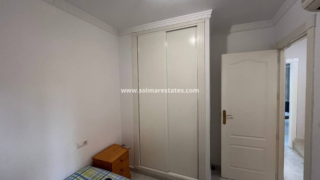 2 camera da letto Casa in vendita in Villamartin con piscina - 160.000 € (Rif: 9172397)