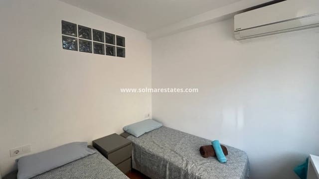 Casa de 2 habitaciones en Villamartin, Orihuela en venta con piscina - 160.000 € (Ref: 9172397)