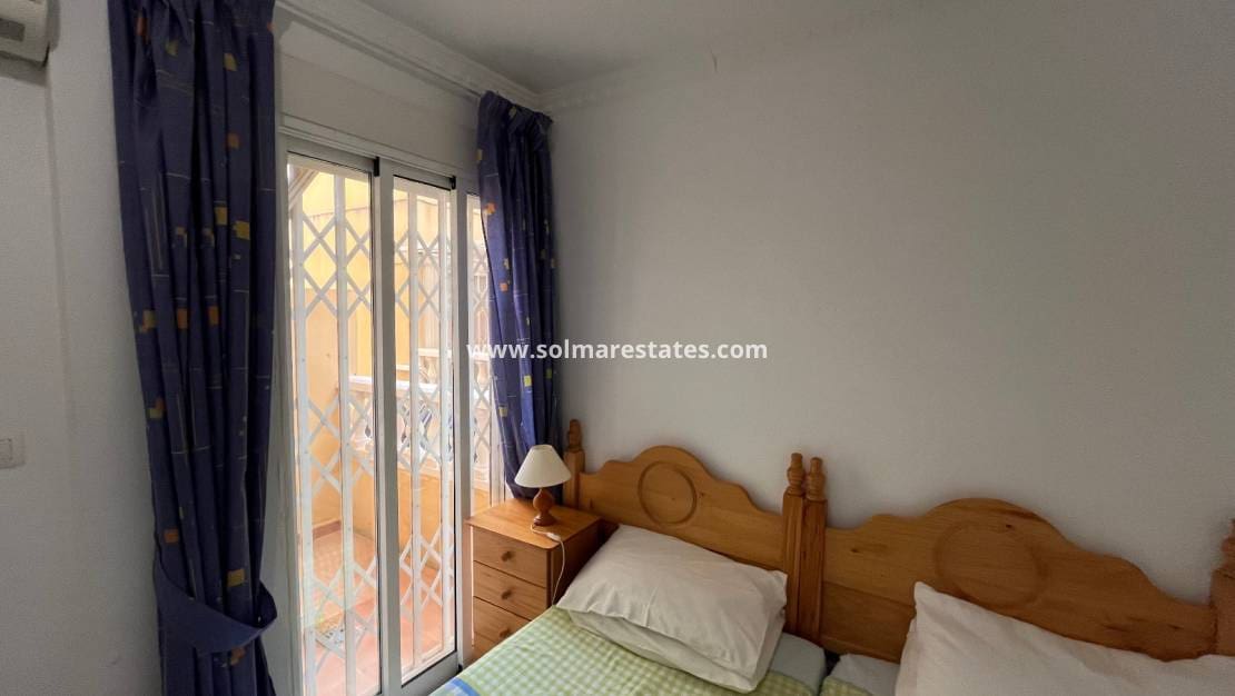 2 camera da letto Casa in vendita in Villamartin con piscina - 160.000 € (Rif: 9172397)