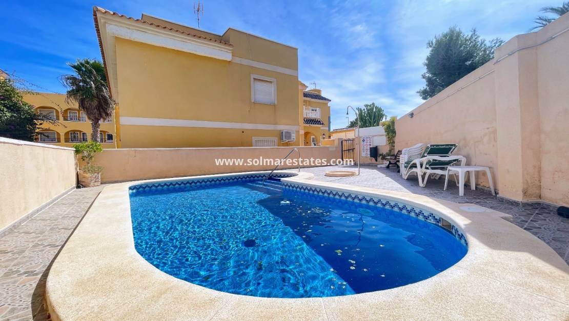 2 camera da letto Casa in vendita in Villamartin con piscina - 160.000 € (Rif: 9172397)