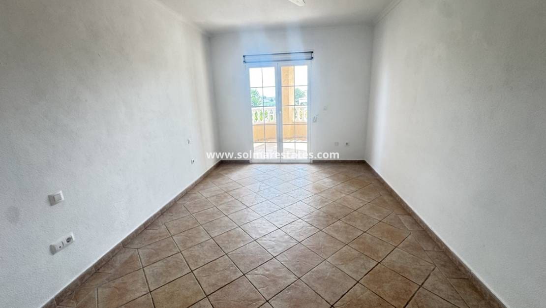 3 slaapkamer Villa te koop in San Miguel de Salinas met zwembad - € 345.000 (Ref: 9175215)