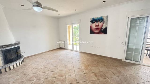 3 slaapkamer Villa te koop in San Miguel de Salinas met zwembad - € 345.000 (Ref: 9175215)