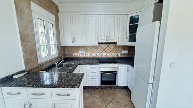 3 slaapkamer Villa te koop in San Miguel de Salinas met zwembad - € 345.000 (Ref: 9175215)