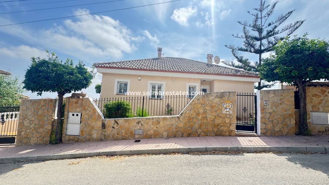 3 slaapkamer Villa te koop in San Miguel de Salinas met zwembad - € 345.000 (Ref: 9175215)