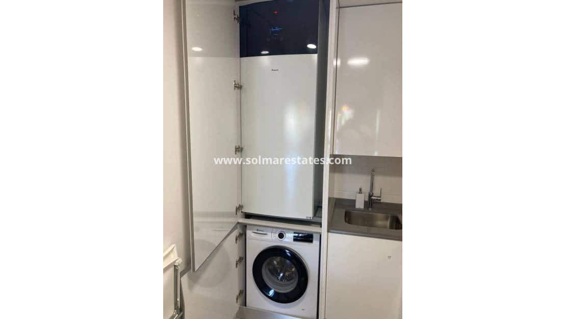 2 slaapkamer Appartement te koop in Villamartin met zwembad - € 375.000 (Ref: 9180179)