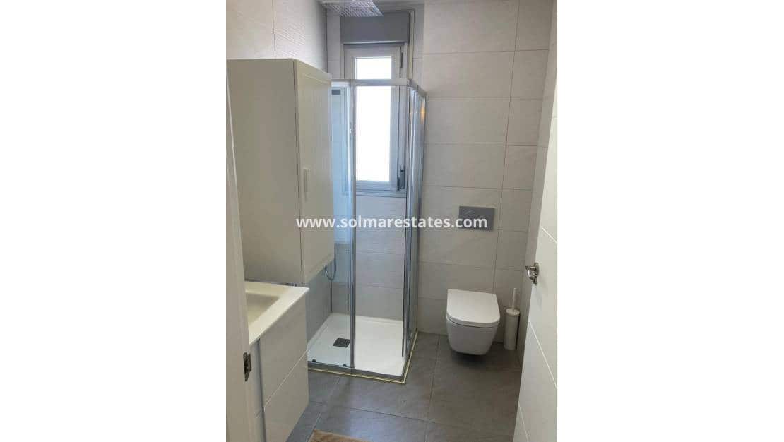 2 slaapkamer Appartement te koop in Villamartin met zwembad - € 375.000 (Ref: 9180179)