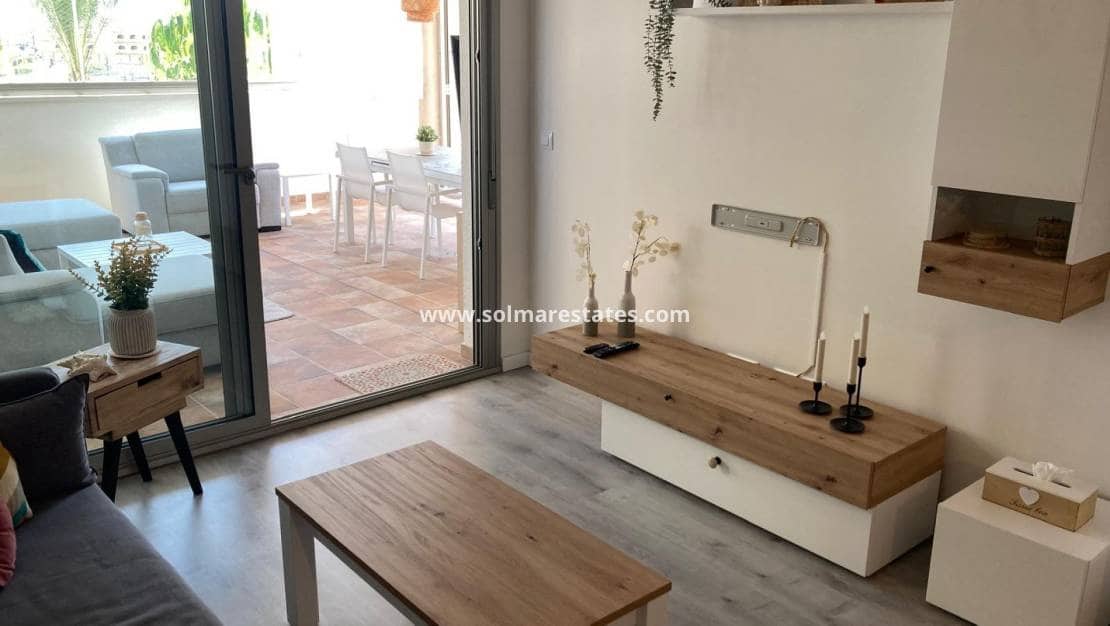 2 slaapkamer Appartement te koop in Villamartin met zwembad - € 375.000 (Ref: 9180179)