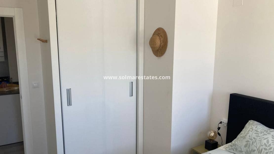 2 slaapkamer Appartement te koop in Villamartin met zwembad - € 375.000 (Ref: 9180179)