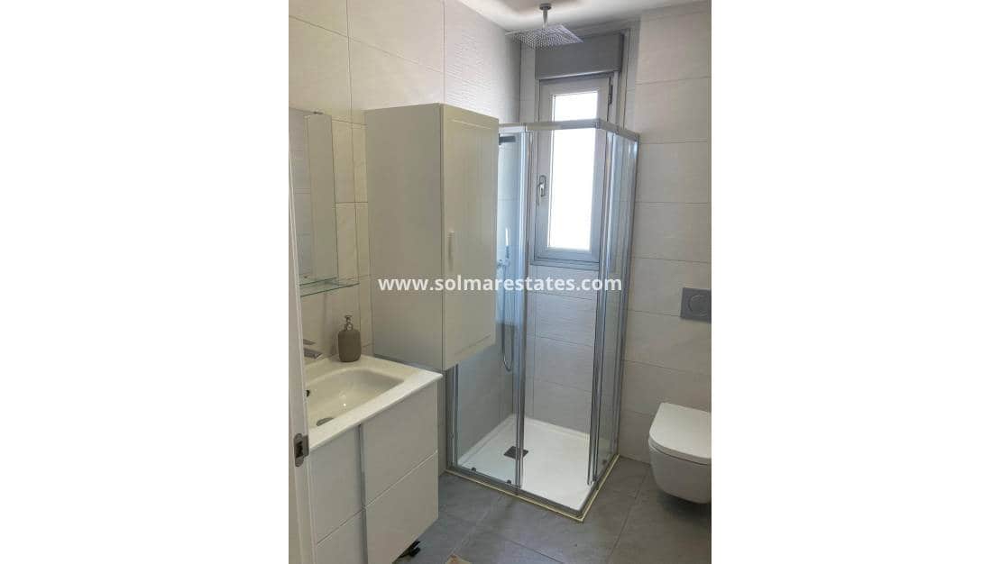 2 slaapkamer Appartement te koop in Villamartin met zwembad - € 375.000 (Ref: 9180179)