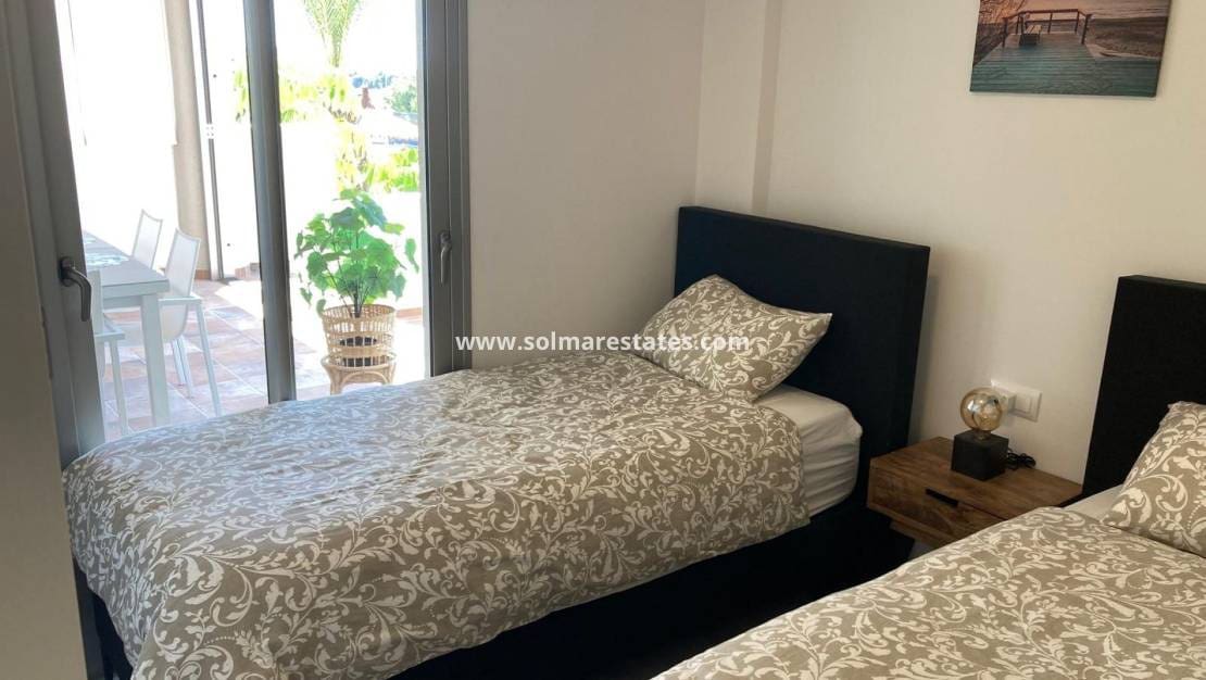 2 slaapkamer Appartement te koop in Villamartin met zwembad - € 375.000 (Ref: 9180179)