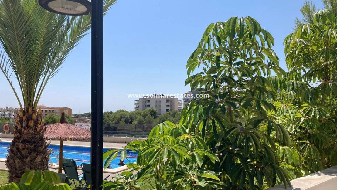 2 slaapkamer Appartement te koop in Villamartin met zwembad - € 375.000 (Ref: 9180179)