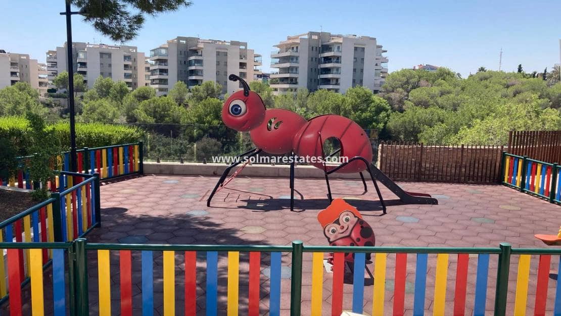 2 slaapkamer Appartement te koop in Villamartin met zwembad - € 375.000 (Ref: 9180179)