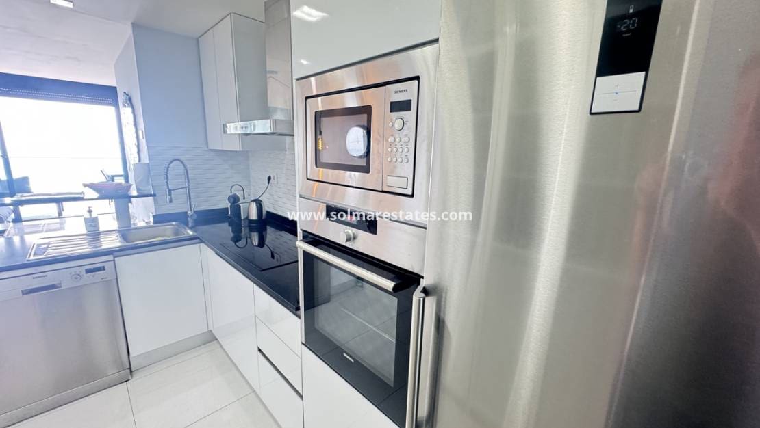 2 soveværelse Lejlighed til salg i Punta Prima med swimmingpool - € 440.000 (Ref: 9180181)