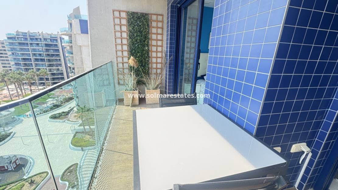 2 soveværelse Lejlighed til salg i Punta Prima med swimmingpool - € 440.000 (Ref: 9180181)