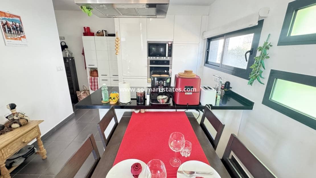 2 soveværelse Bungalow til salg i Villamartin med swimmingpool - € 339.000 (Ref: 9180182)