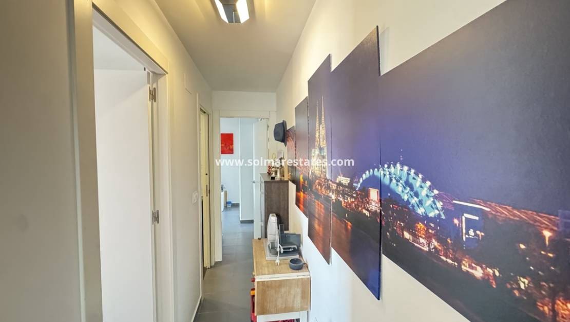 2 soveværelse Bungalow til salg i Villamartin med swimmingpool - € 339.000 (Ref: 9180182)