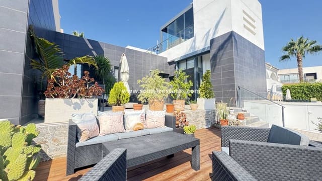 2 bedroom Bungalow for sale in Villamartin, Orihuela with pool - € 339,000 (Ref: 9180182)