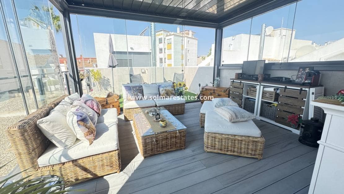 2 soveværelse Bungalow til salg i Villamartin med swimmingpool - € 339.000 (Ref: 9180182)