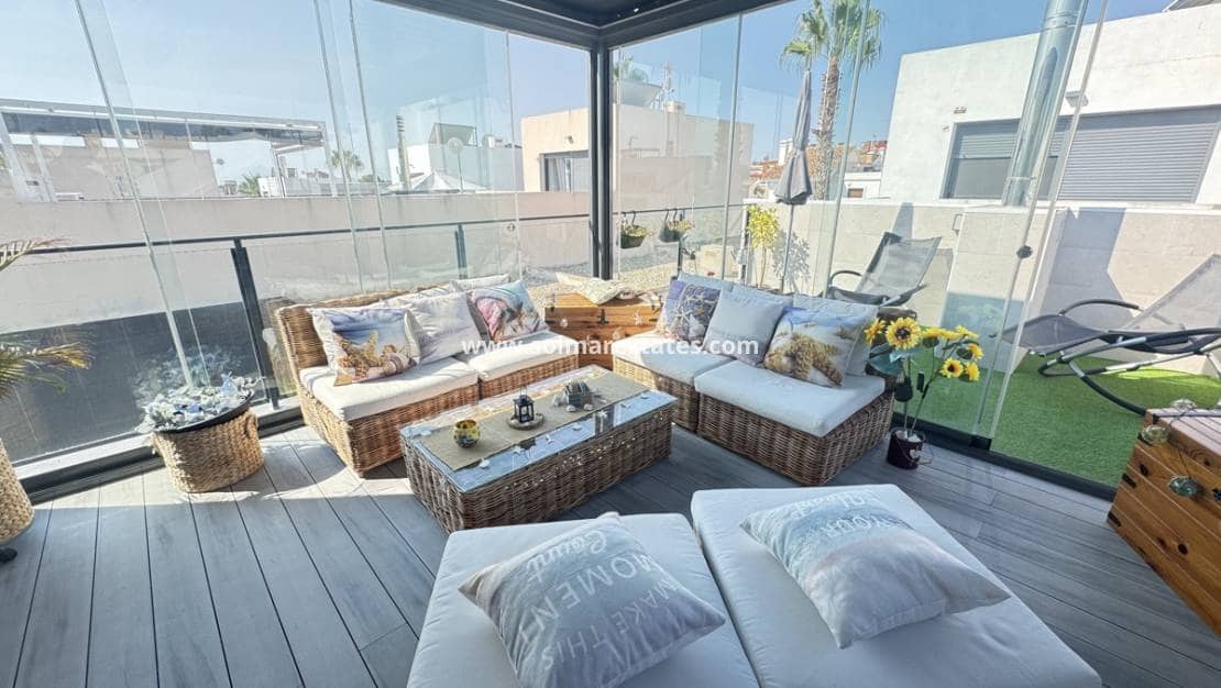 2 soveværelse Bungalow til salg i Villamartin med swimmingpool - € 339.000 (Ref: 9180182)