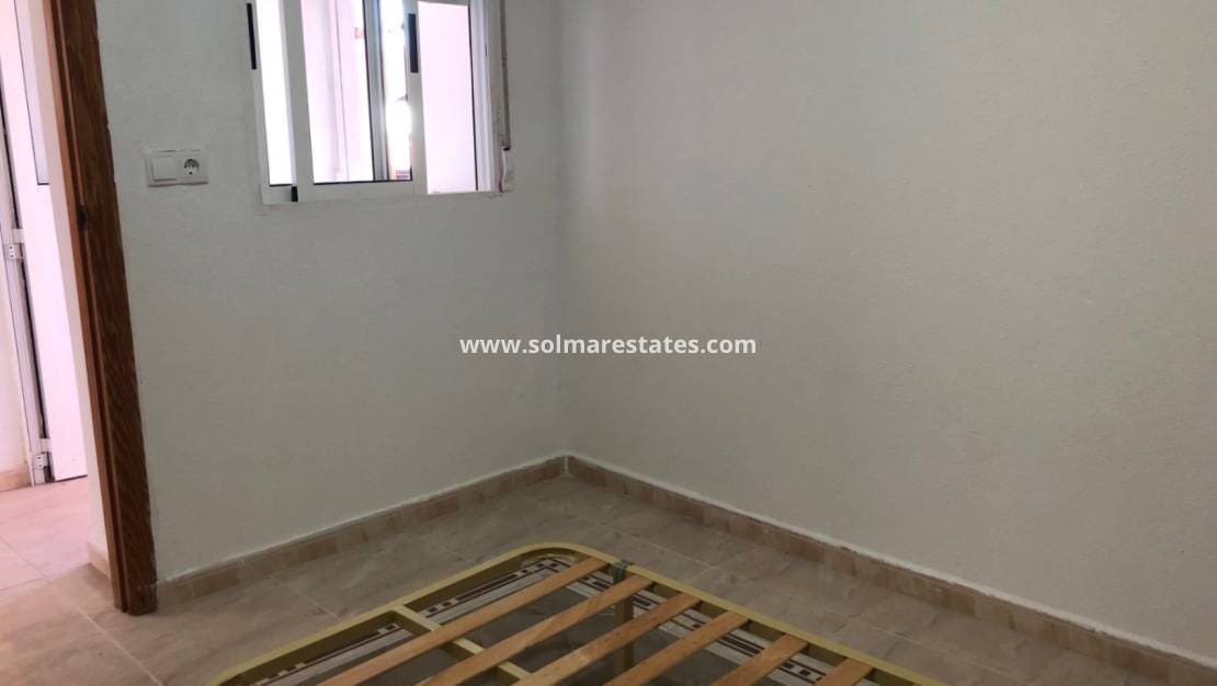 3 soveværelse Semi-Rækkehus til salg i San Miguel de Salinas - € 127.500 (Ref: 9186003)