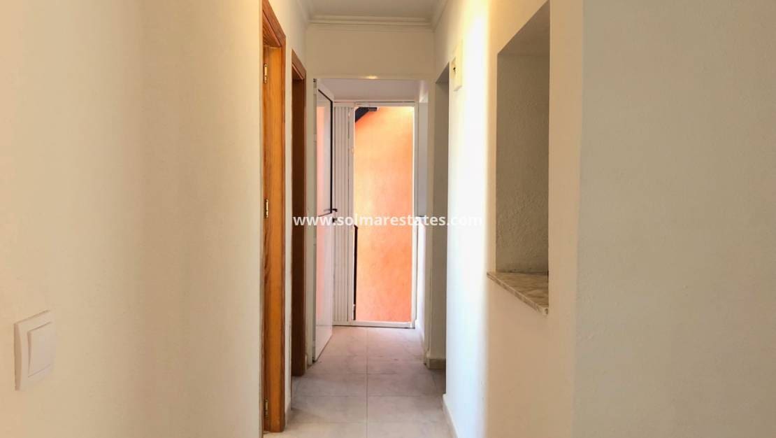 3 soveværelse Semi-Rækkehus til salg i San Miguel de Salinas - € 127.500 (Ref: 9186003)