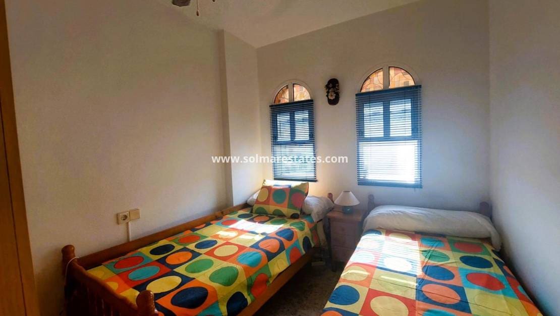 Apartamento de 2 habitaciones en Playa Flamenca en venta con piscina - 147.000 € (Ref: 9189870)