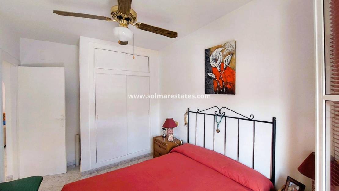 Apartamento de 2 habitaciones en Playa Flamenca en venta con piscina - 147.000 € (Ref: 9189870)