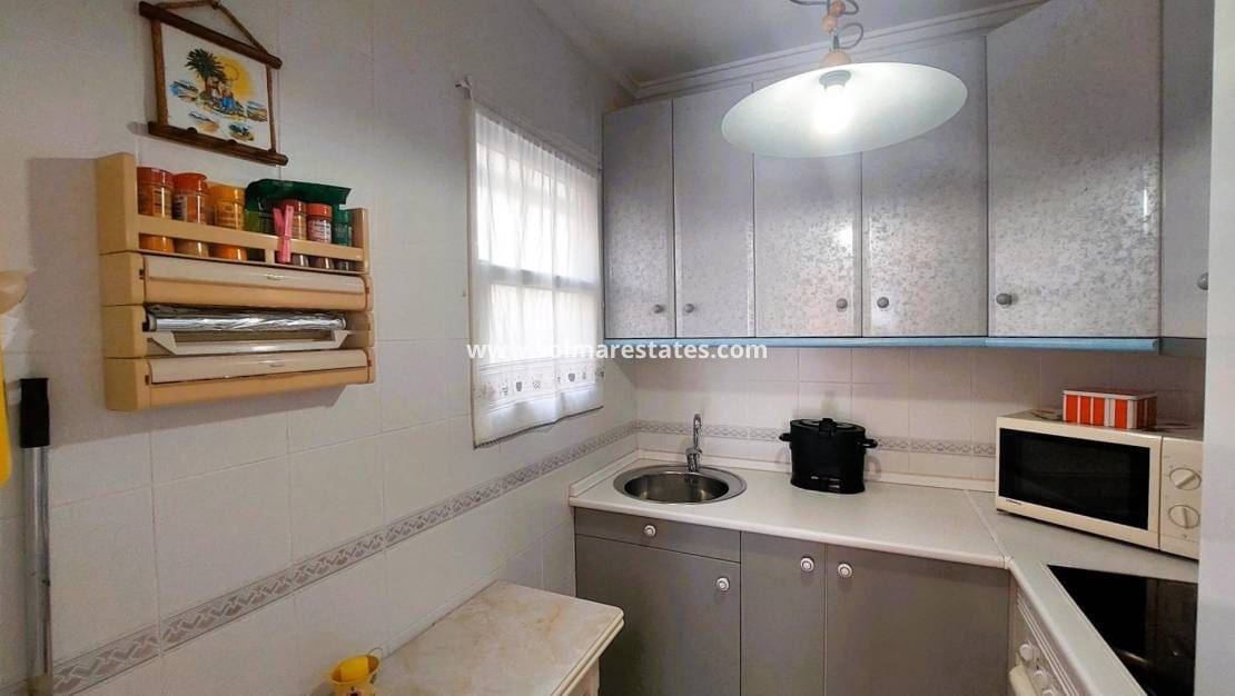 Apartamento de 2 habitaciones en Playa Flamenca en venta con piscina - 147.000 € (Ref: 9189870)