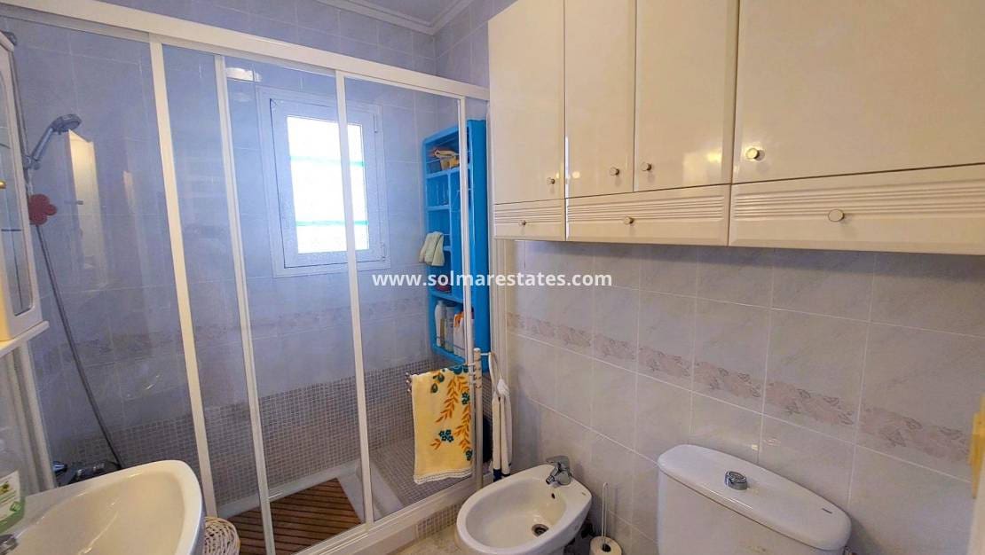 Apartamento de 2 habitaciones en Playa Flamenca en venta con piscina - 147.000 € (Ref: 9189870)