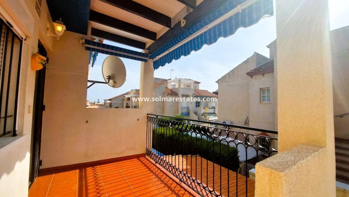 Apartamento de 2 habitaciones en Playa Flamenca en venta con piscina - 147.000 € (Ref: 9189870)