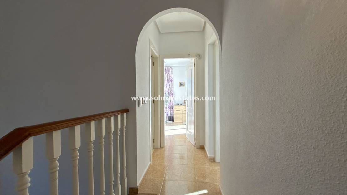 3 bedroom Villa for sale in Villamartin with pool - € 349,950 (Ref: 9190272)