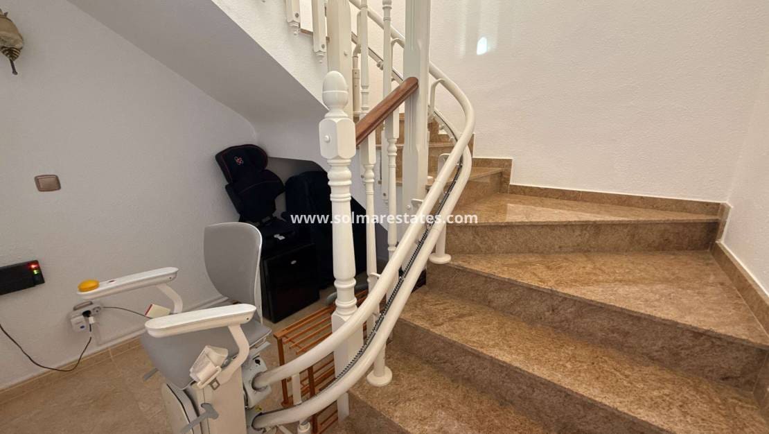 3 bedroom Villa for sale in Villamartin with pool - € 349,950 (Ref: 9190272)