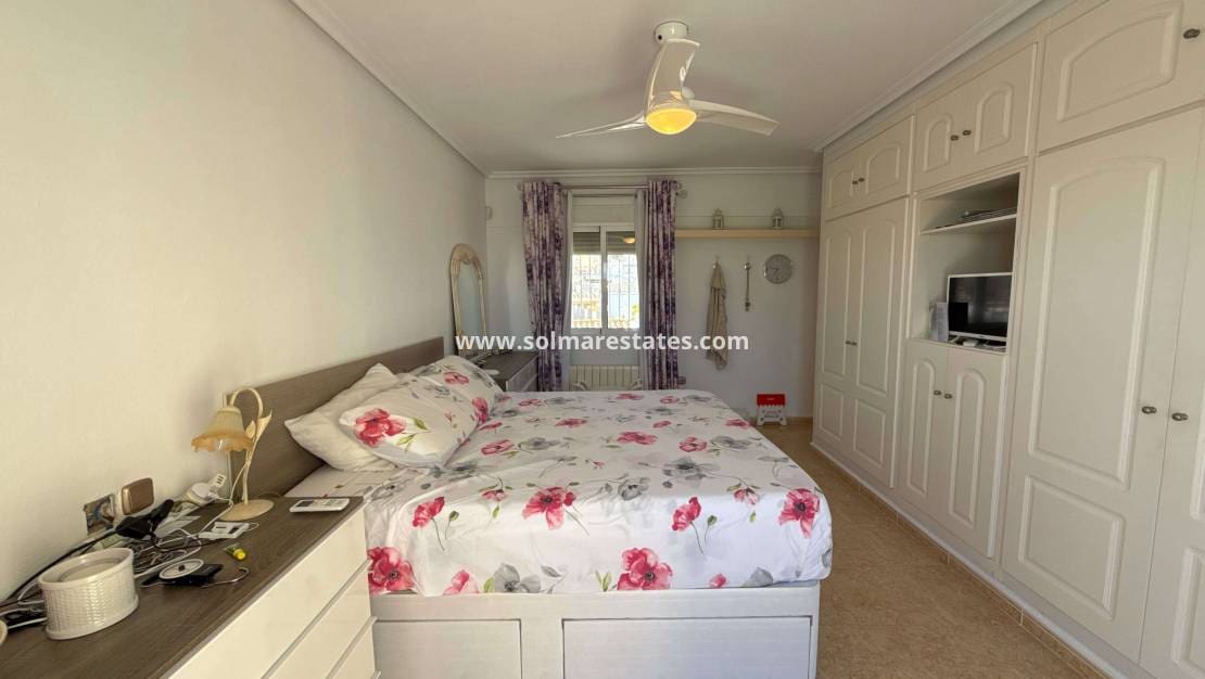 3 bedroom Villa for sale in Villamartin with pool - € 349,950 (Ref: 9190272)