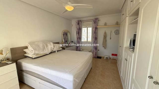 3 Zimmer Villa zu verkaufen in Villamartin, Orihuela mit Pool - 349.950 € (Ref: 9190272)