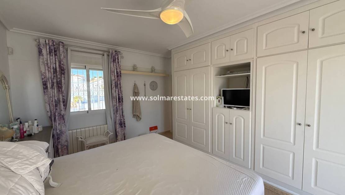 3 bedroom Villa for sale in Villamartin with pool - € 349,950 (Ref: 9190272)