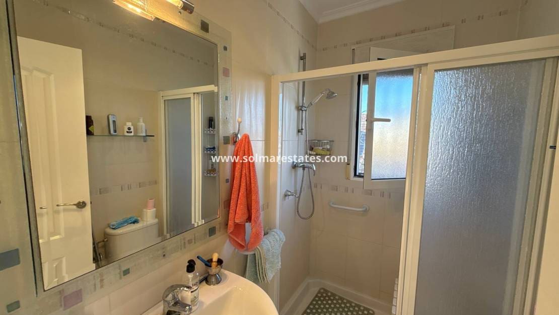 3 bedroom Villa for sale in Villamartin with pool - € 349,950 (Ref: 9190272)