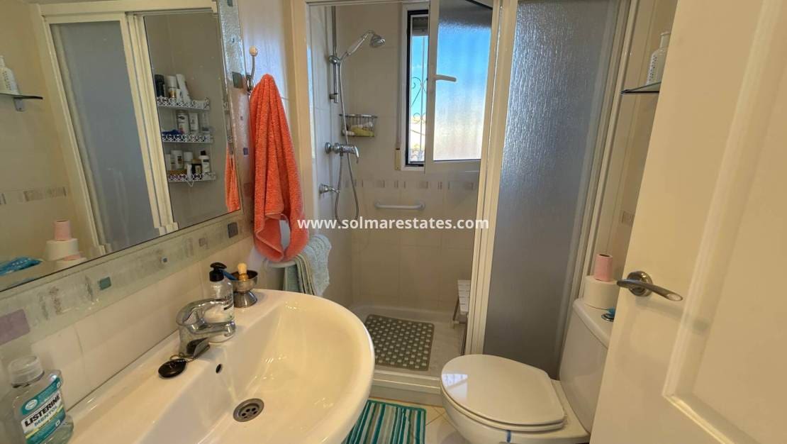 3 bedroom Villa for sale in Villamartin with pool - € 349,950 (Ref: 9190272)