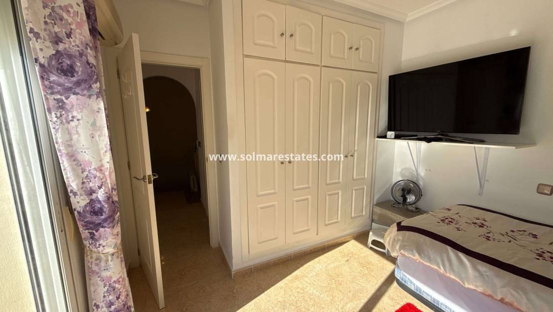 3 bedroom Villa for sale in Villamartin with pool - € 349,950 (Ref: 9190272)