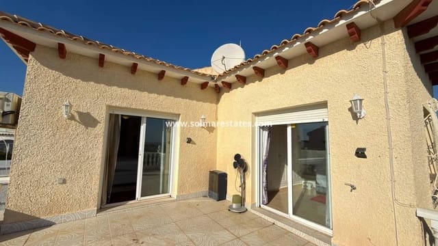 3 Zimmer Villa zu verkaufen in Villamartin, Orihuela mit Pool - 349.950 € (Ref: 9190272)