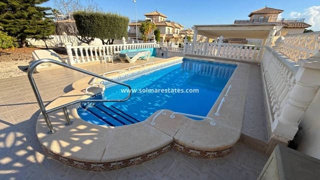 3 Zimmer Villa zu verkaufen in Villamartin, Orihuela mit Pool - 349.950 € (Ref: 9190272)